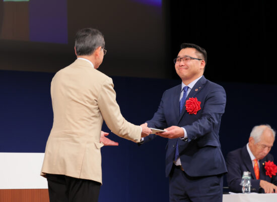 06_本会議-18